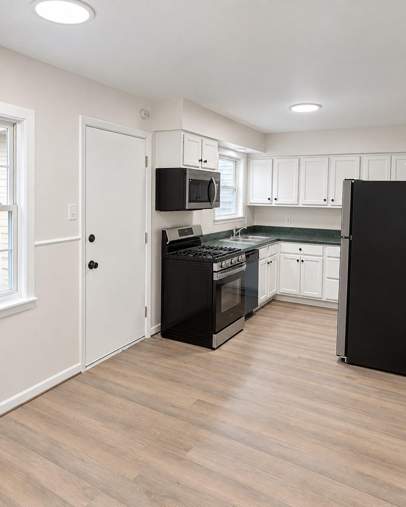 8324 Ellery Drive - Photo 6
