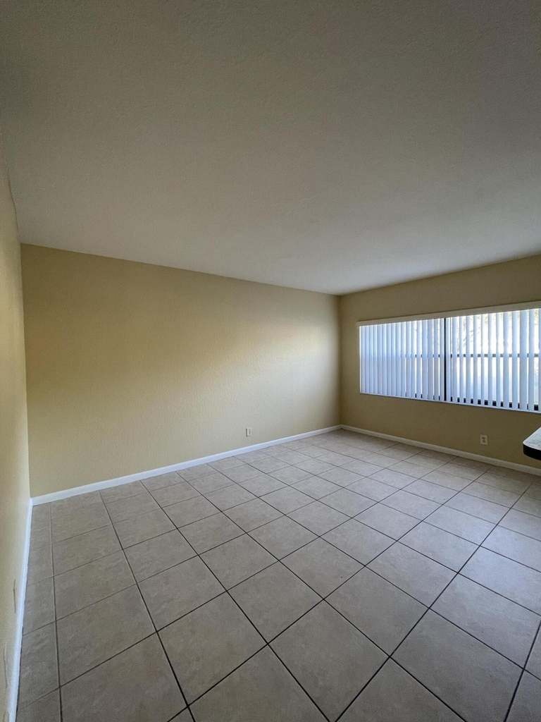 11626 Nw 26th Court - Photo 3