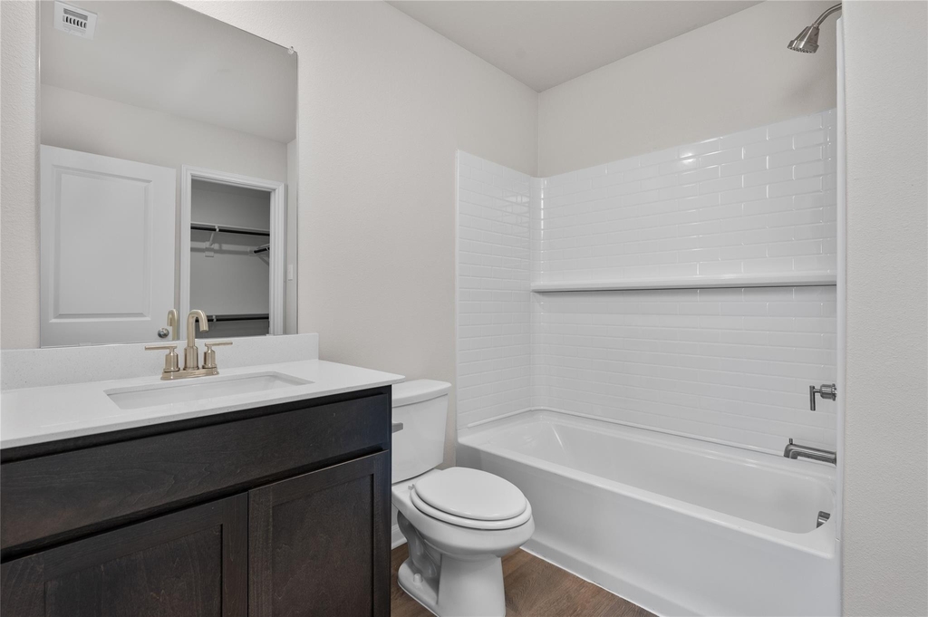 1523 William Wallace Street - Photo 3
