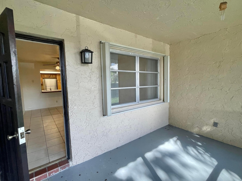 7110 Nw 78th Avenue - Photo 12