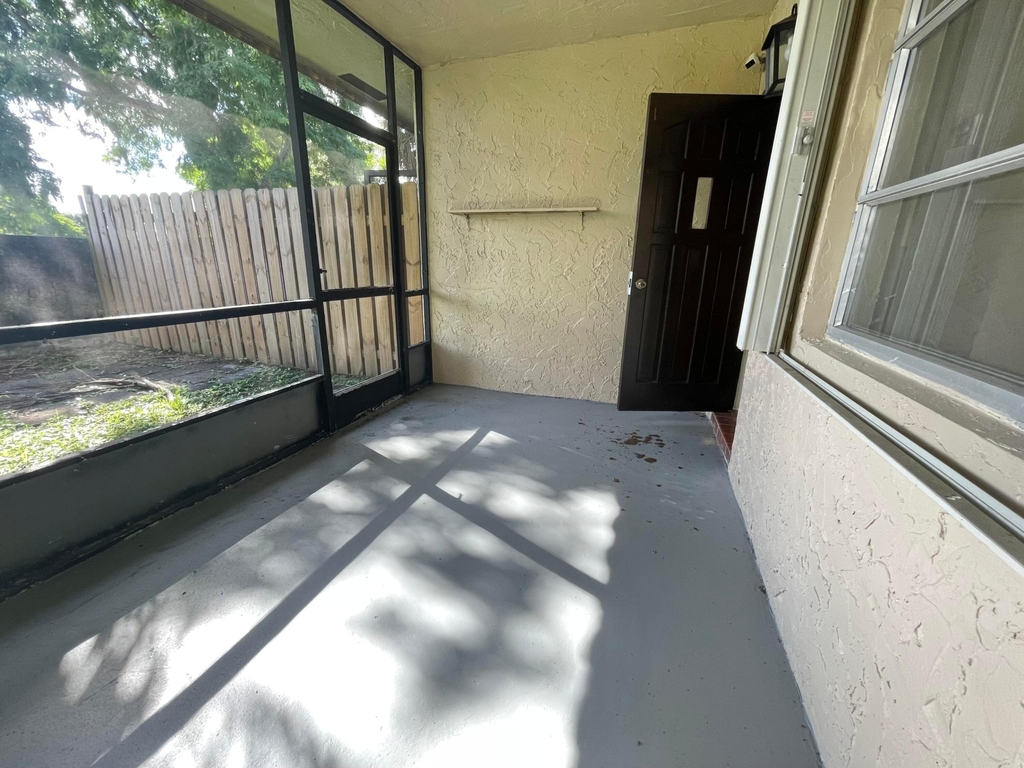 7110 Nw 78th Avenue - Photo 13