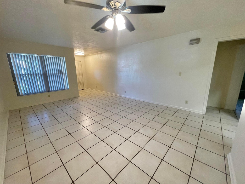 7110 Nw 78th Avenue - Photo 3