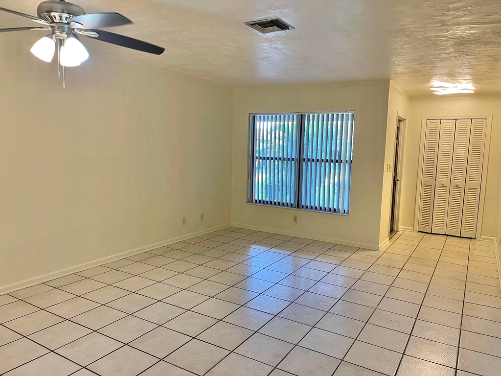 7110 Nw 78th Avenue - Photo 14