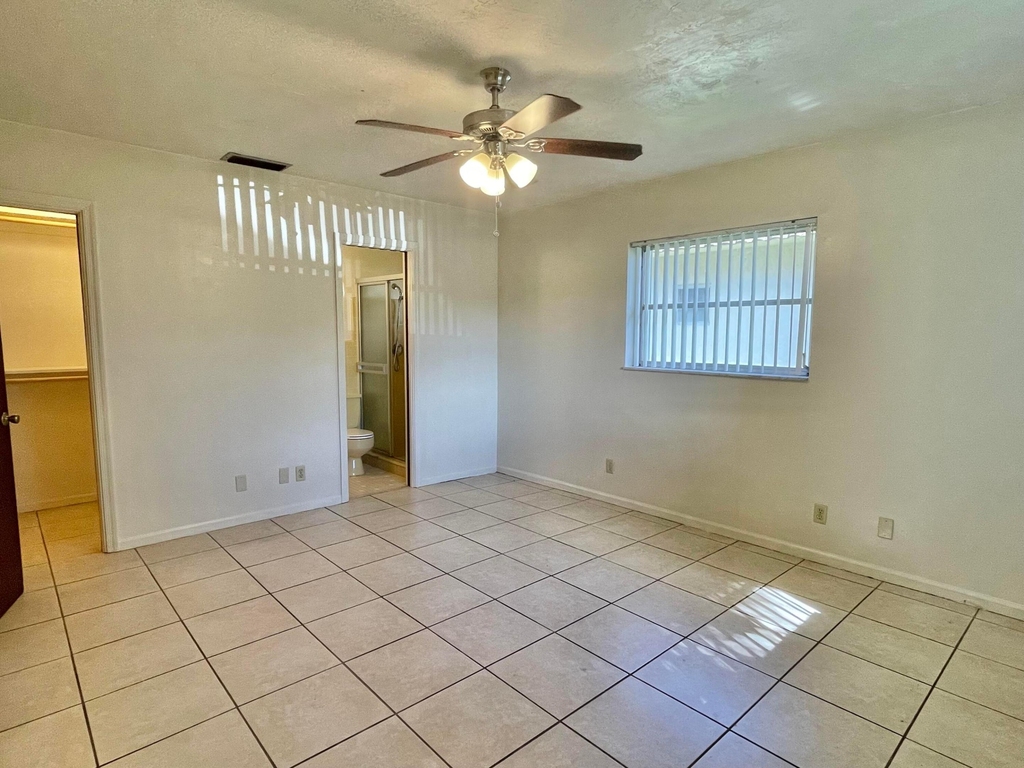 7110 Nw 78th Avenue - Photo 7