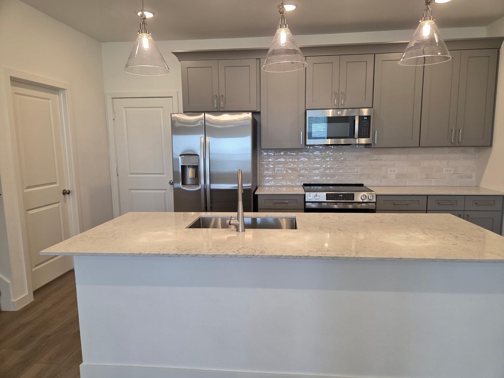 5708 Lakeview Drive - Photo 7