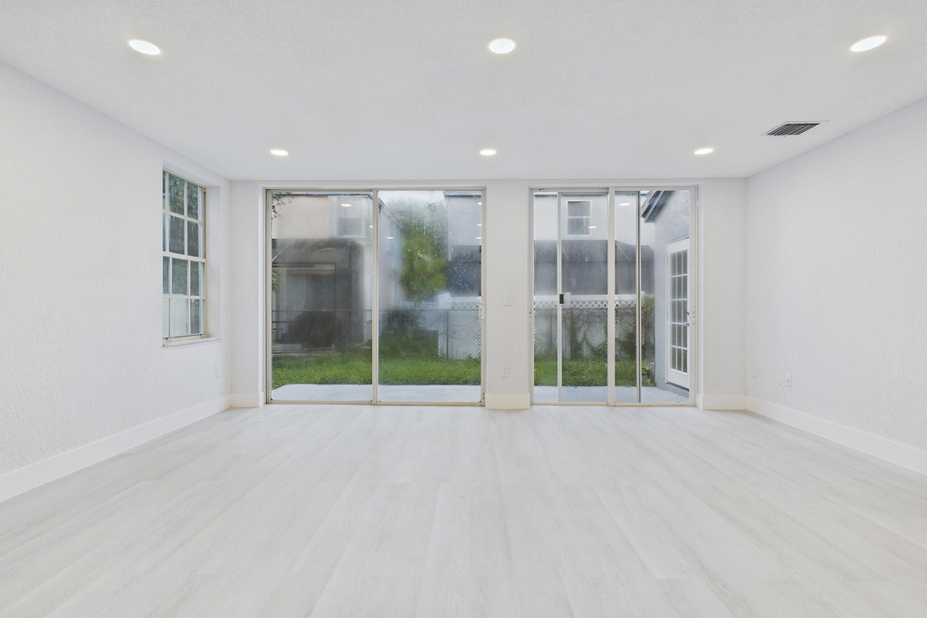 11772 Nw 1st Street - Photo 8