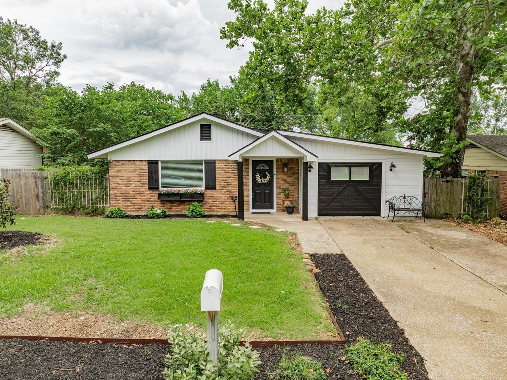 2532 Steven Drive - Photo 0