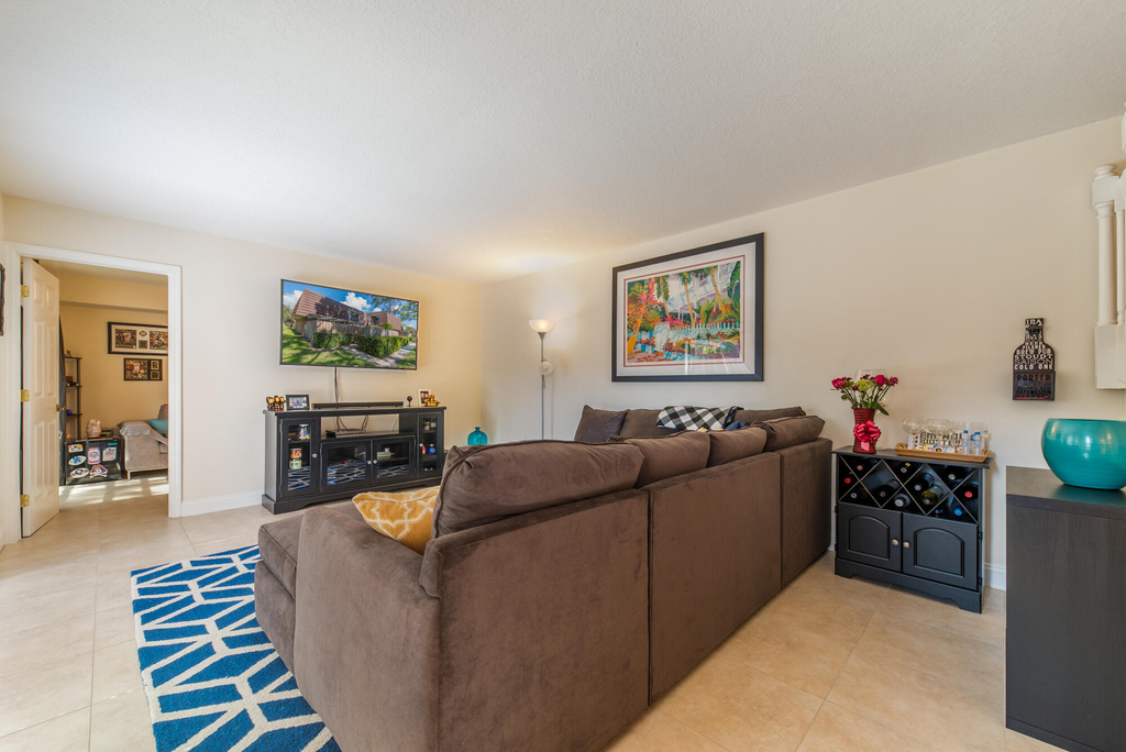 717 7th Lane - Photo 14