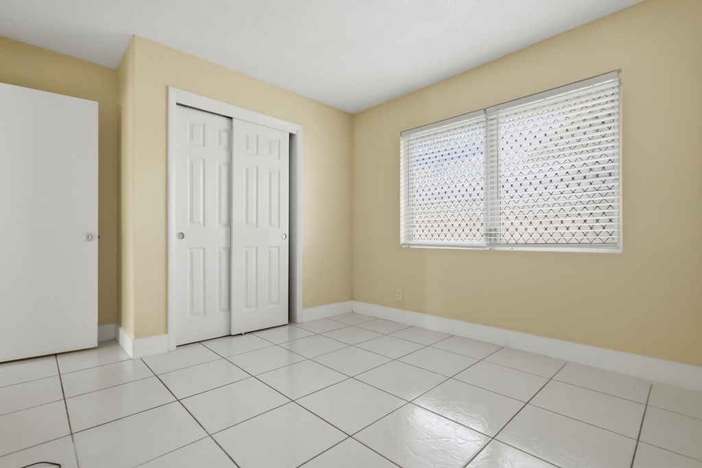 5480 Nw 11th Street - Photo 12