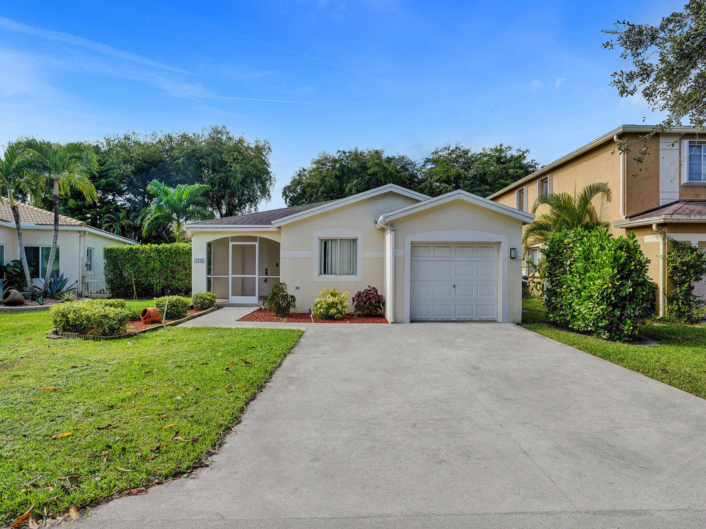 1245 Sw 46th Way - Photo 0