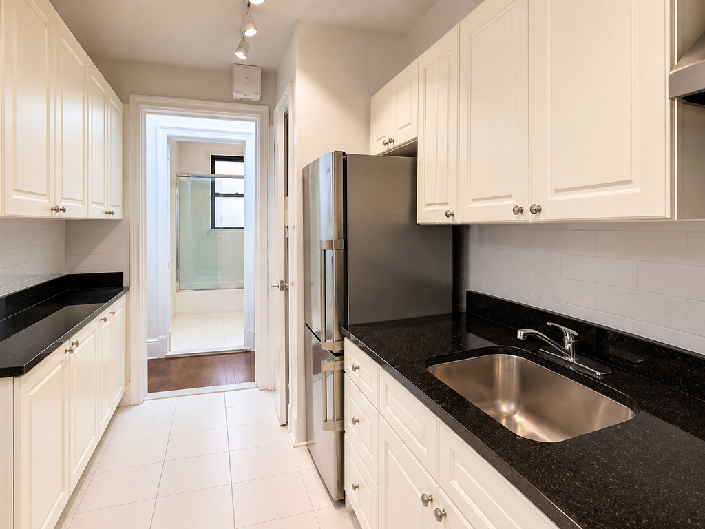 West 55th Street & 6th Ave  - Photo 5