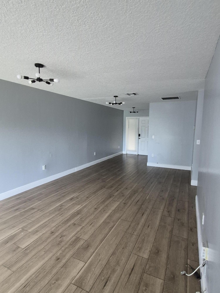 5837 Tyler Street - Photo 2