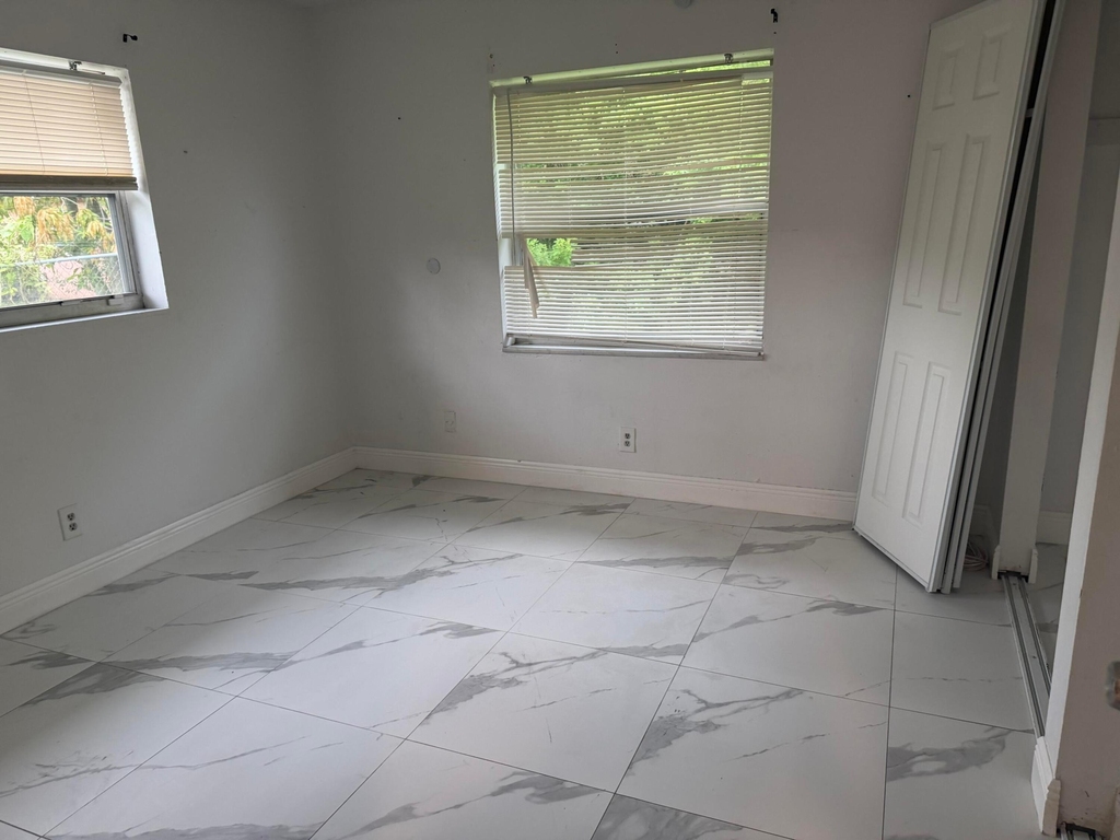 1471 Nw 20th - Photo 5