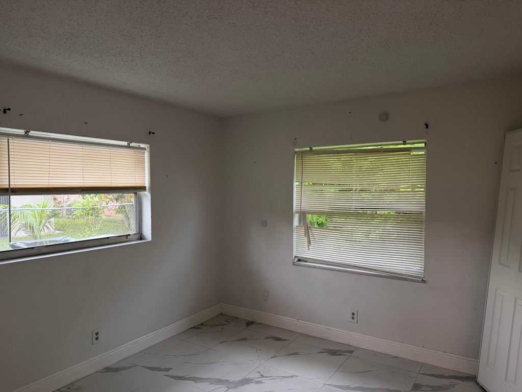 1471 Nw 20th - Photo 6