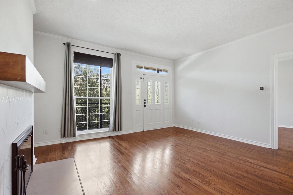 6318 Richmond Avenue - Photo 3