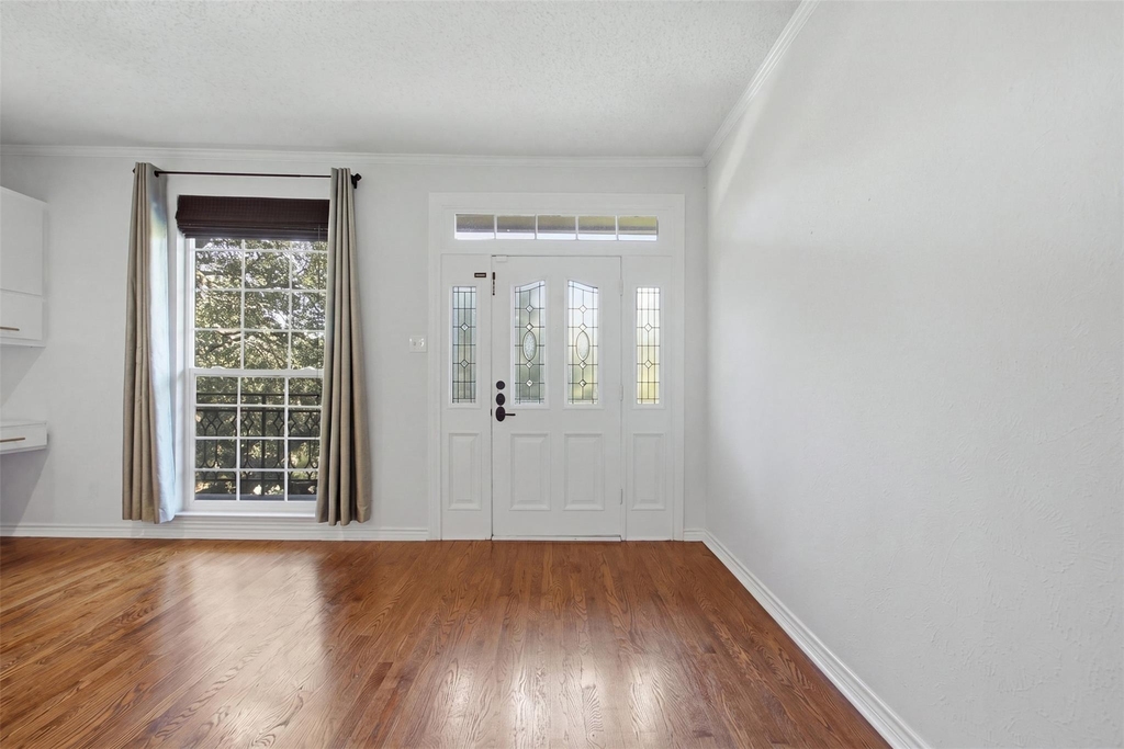6318 Richmond Avenue - Photo 2