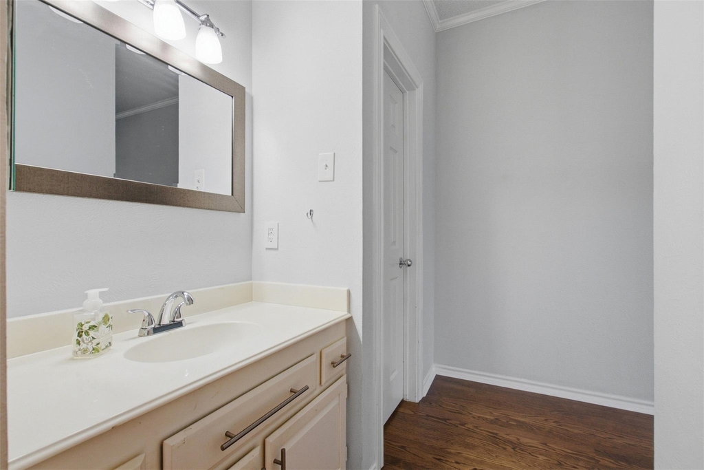 6318 Richmond Avenue - Photo 11