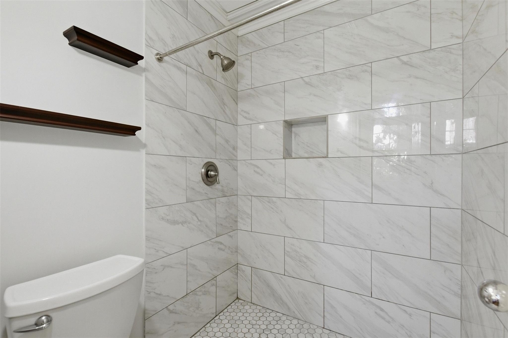 6318 Richmond Avenue - Photo 19
