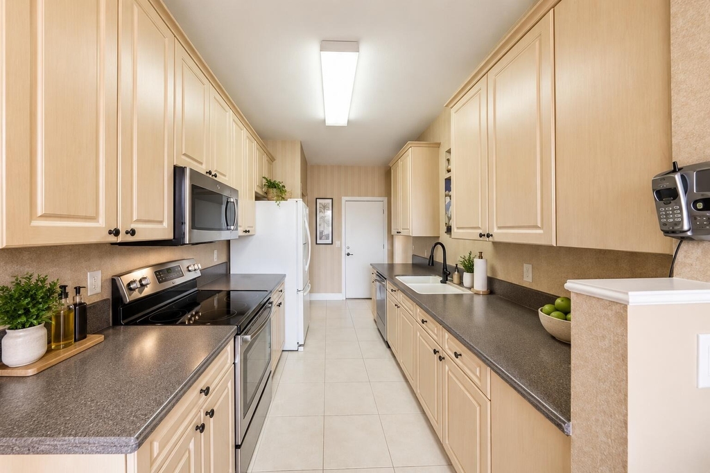 211 River Bluff Lane - Photo 5