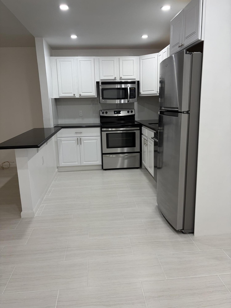 253 Newport P - Photo 6