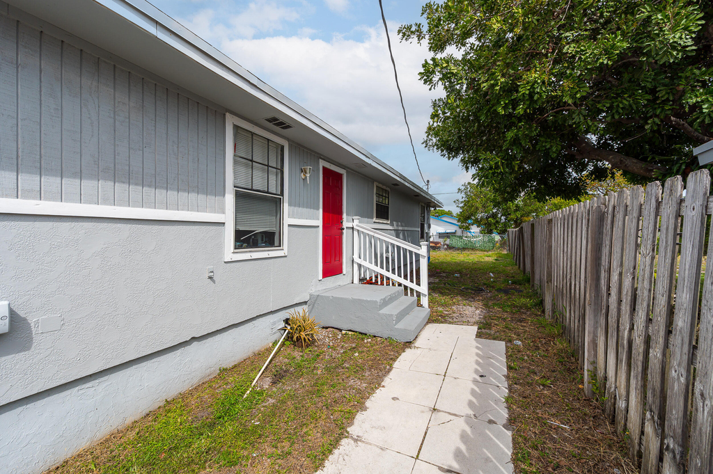 1488 W 31st Street - Photo 17