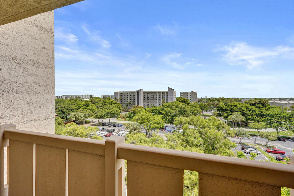 2200 S Cypress Bend Drive - Photo 37