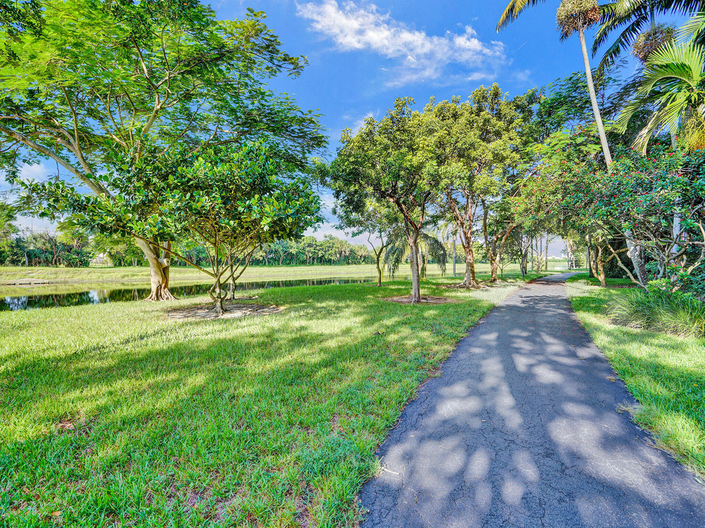 2200 S Cypress Bend Drive - Photo 25