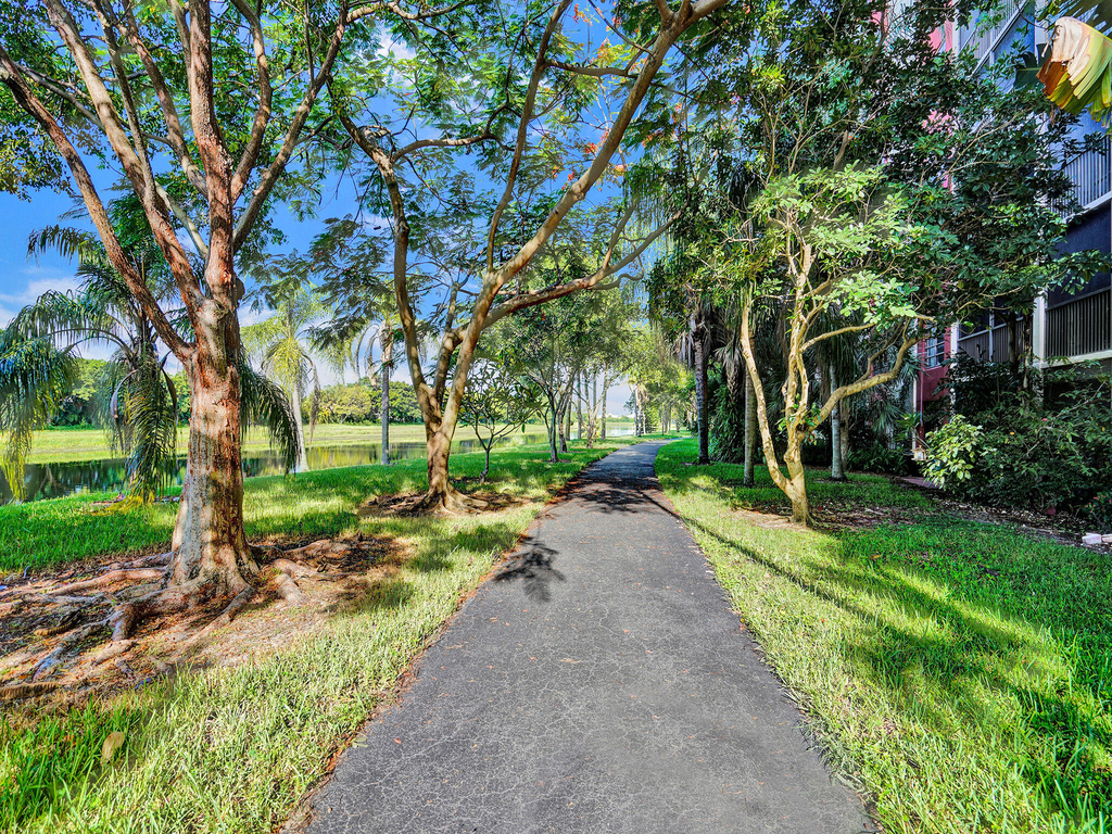 2200 S Cypress Bend Drive - Photo 26