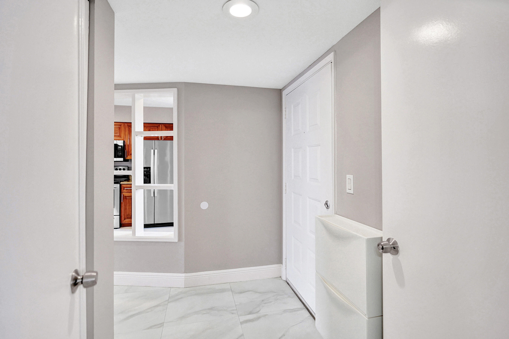 2200 S Cypress Bend Drive - Photo 38