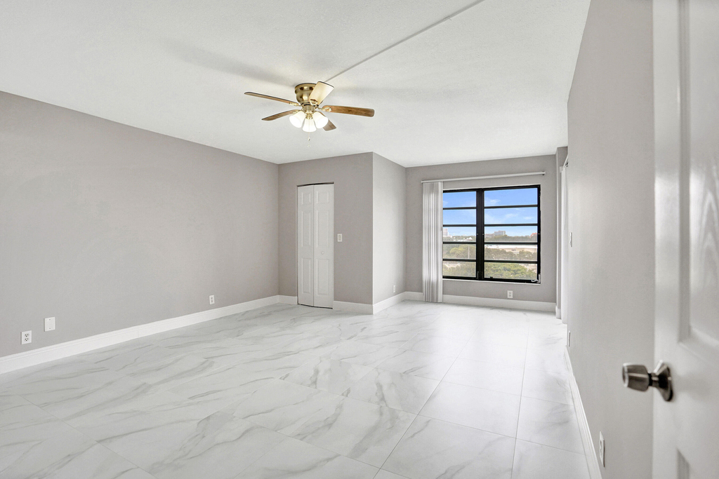 2200 S Cypress Bend Drive - Photo 5