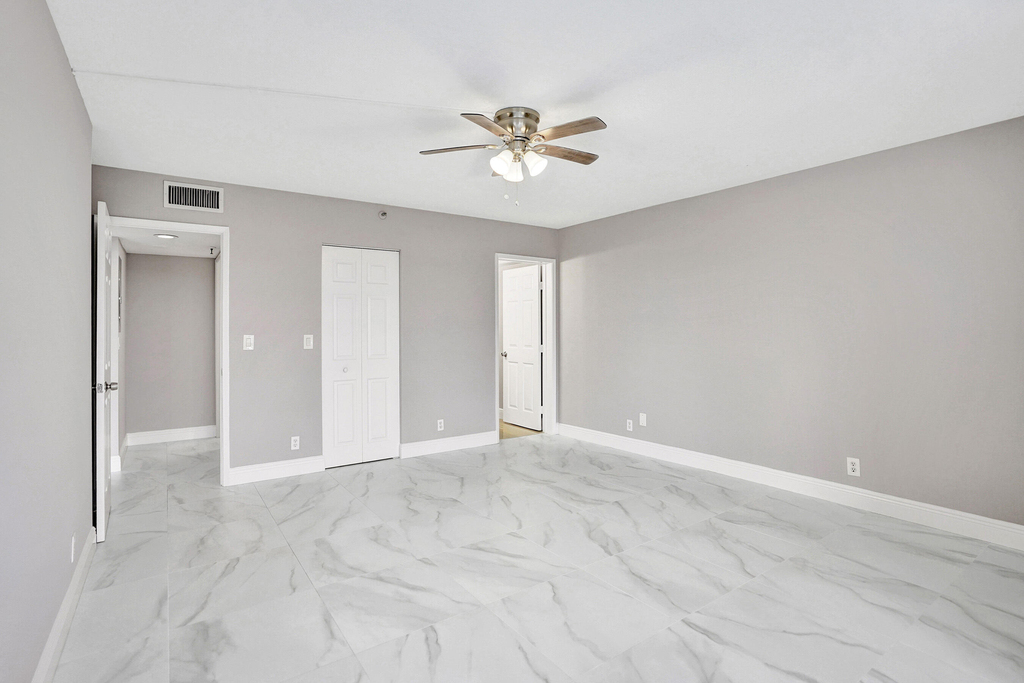 2200 S Cypress Bend Drive - Photo 10
