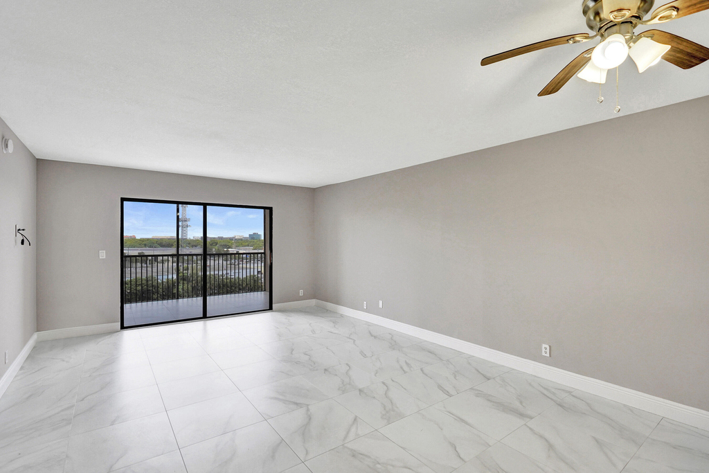 2200 S Cypress Bend Drive - Photo 4