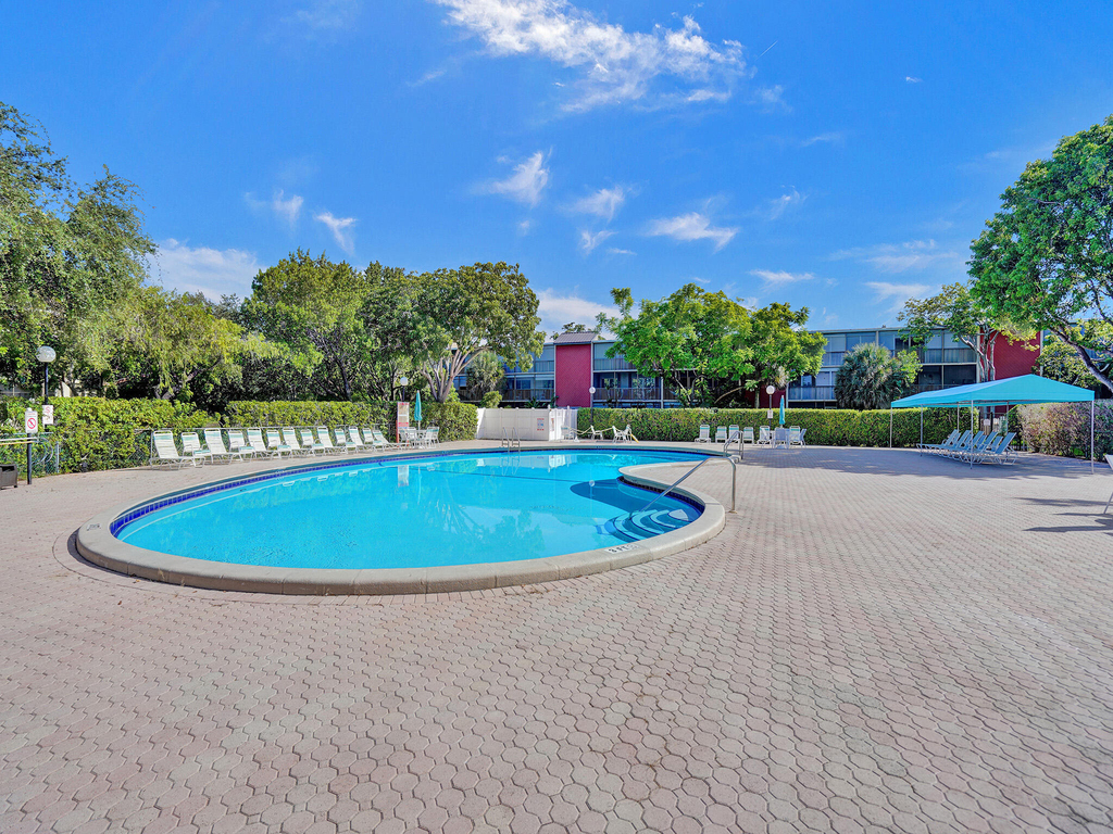 2200 S Cypress Bend Drive - Photo 34