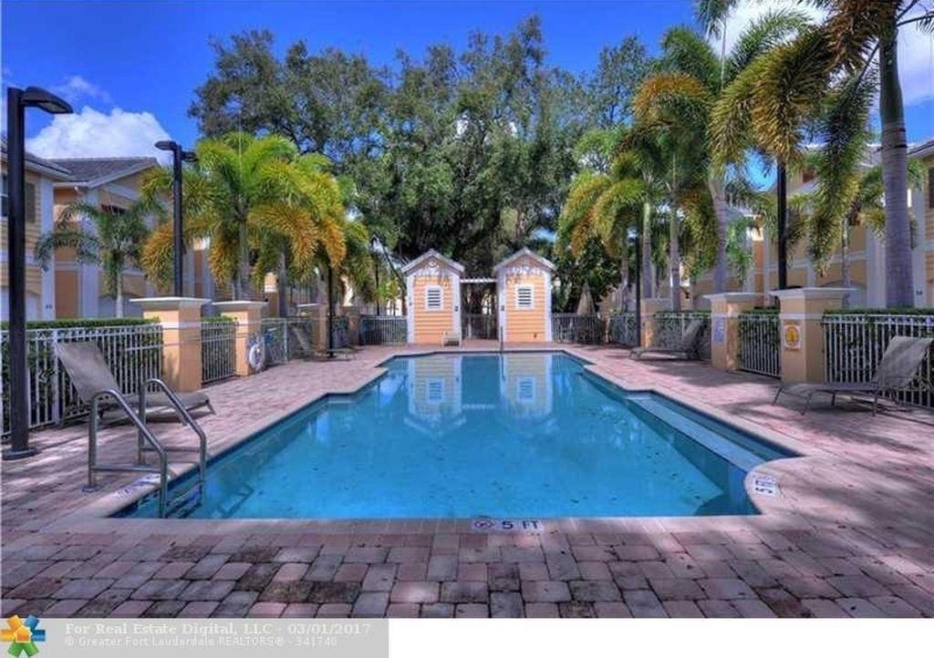 521 Sw 18th Avenue - Photo 2