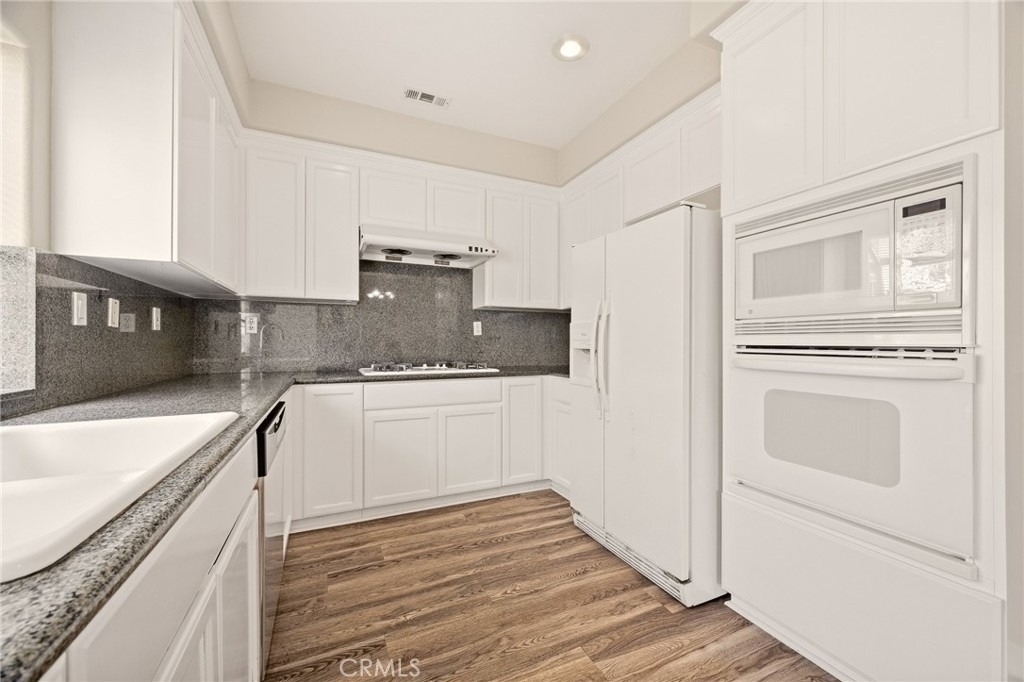 1115 Fairview - Photo 4