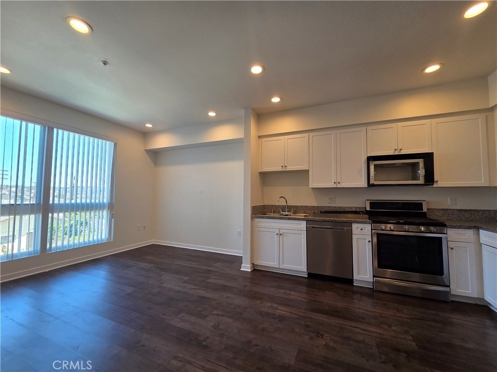 1836 Sichel Street - Photo 2
