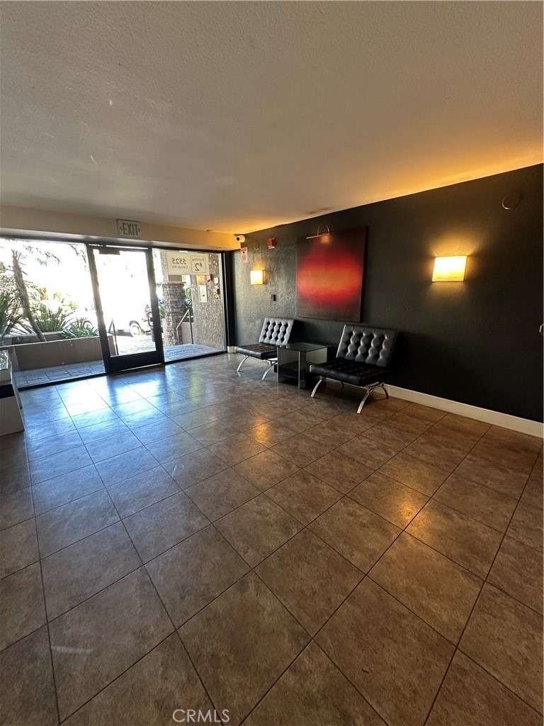 5525 Canoga - Photo 3