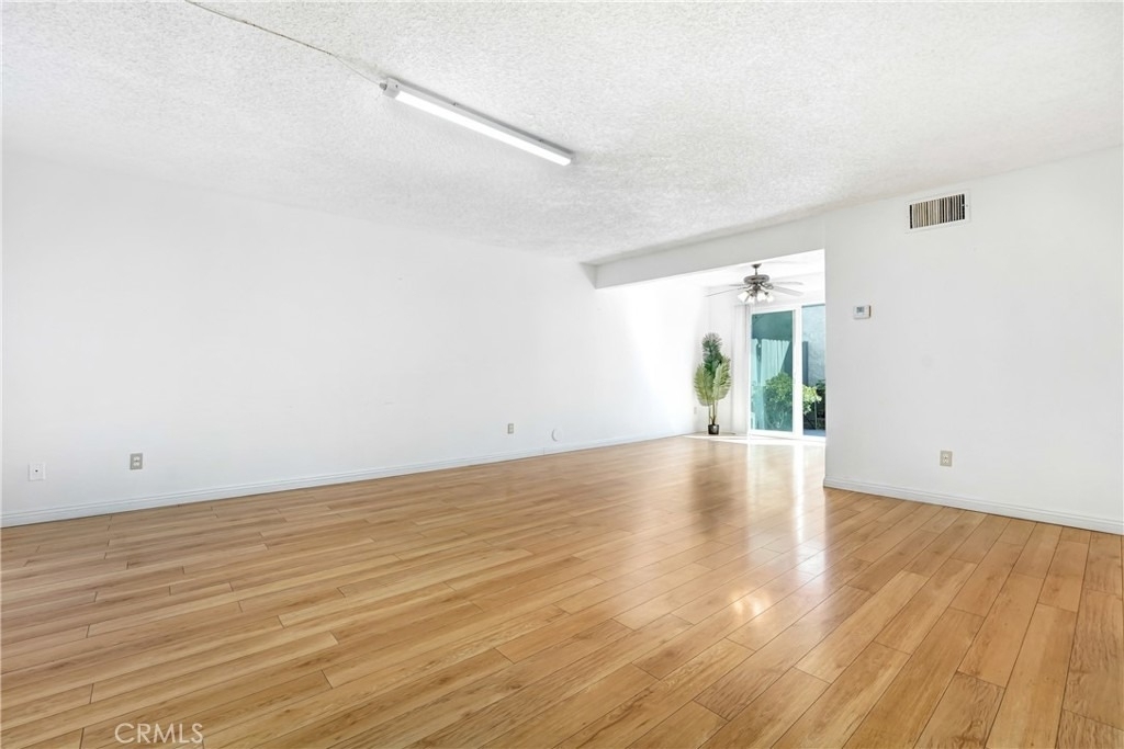 9531 Sepulveda Blvd - Photo 18