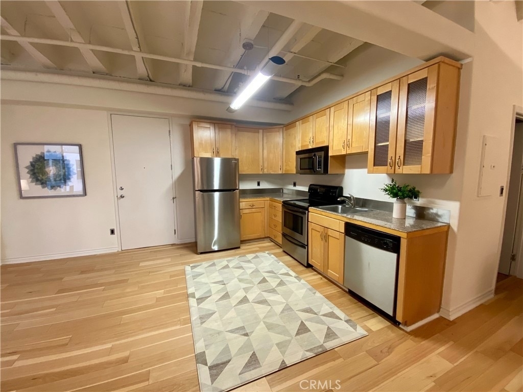 312 W 5th Street - Photo 6