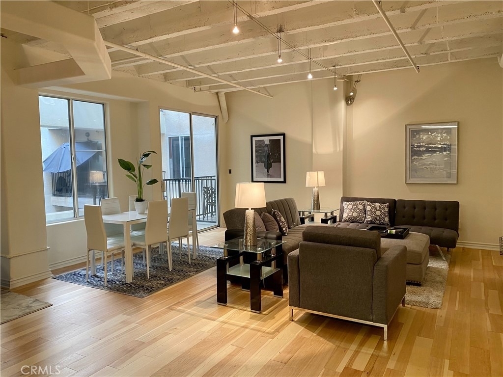 312 W 5th Street - Photo 1