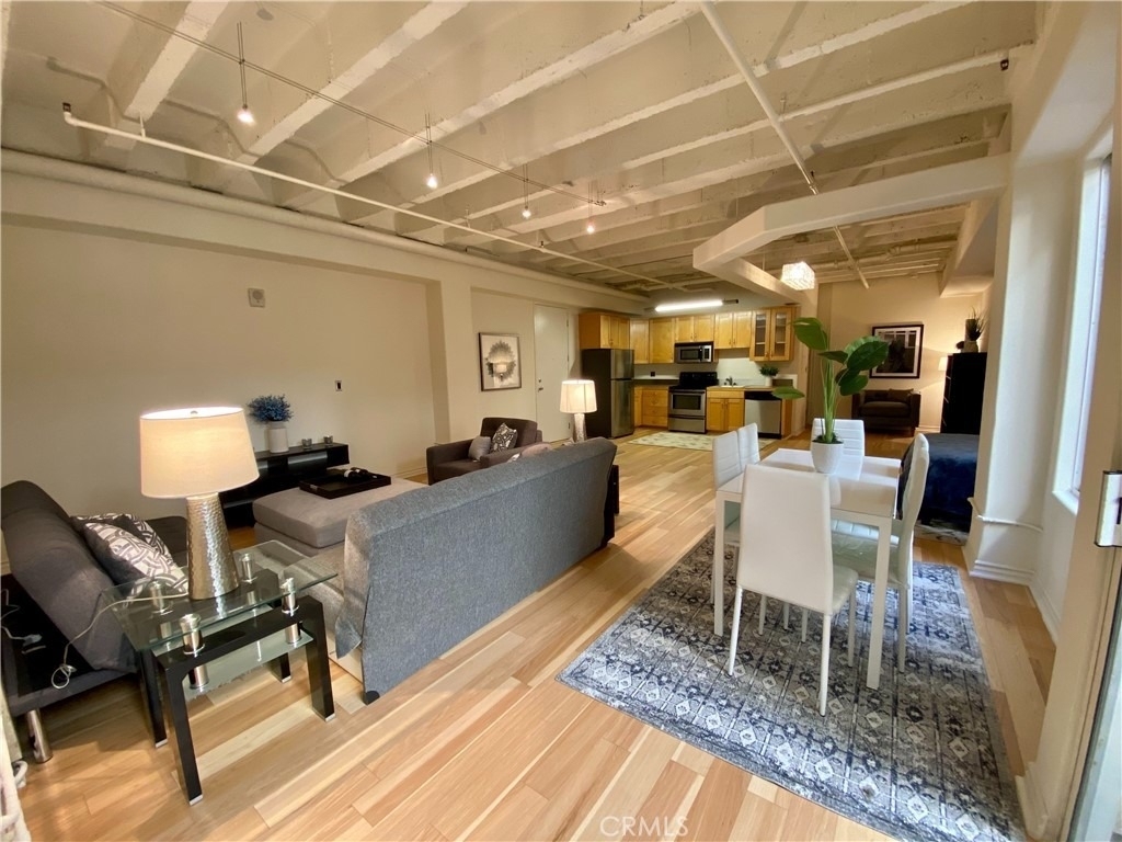 312 W 5th Street - Photo 5