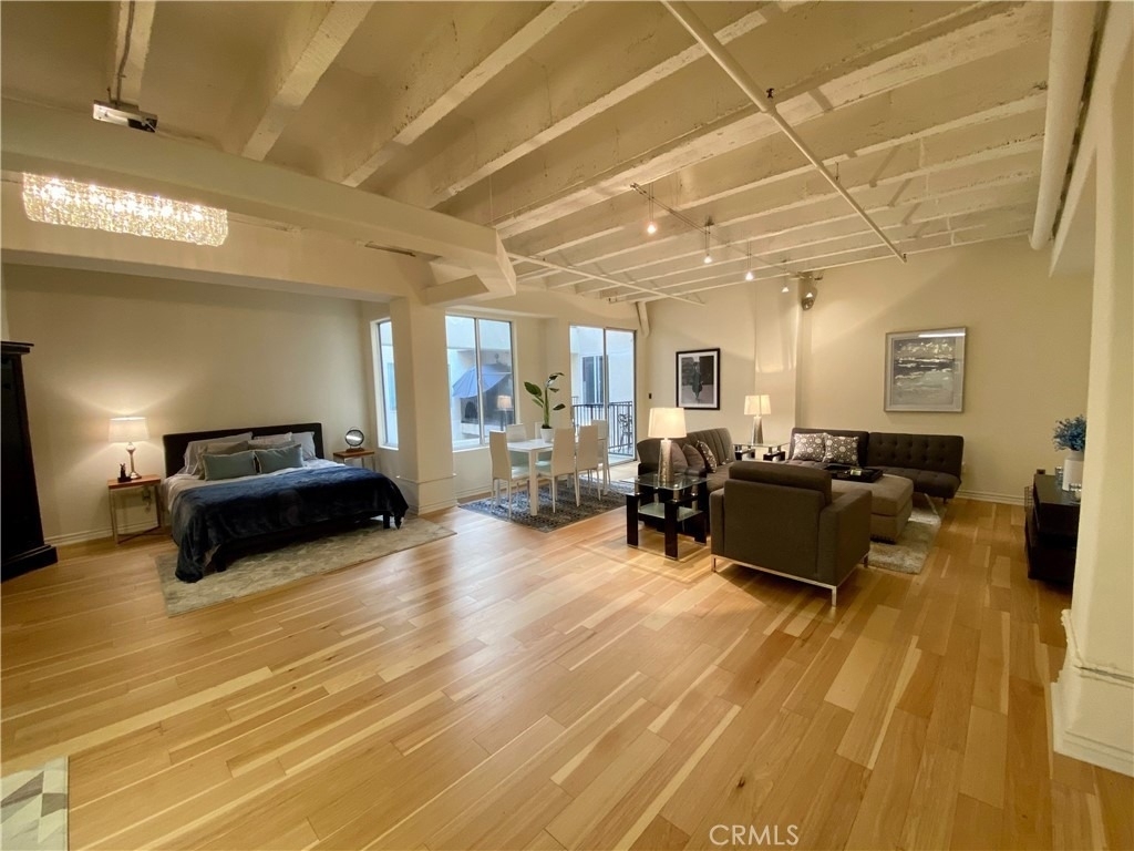 312 W 5th Street - Photo 0