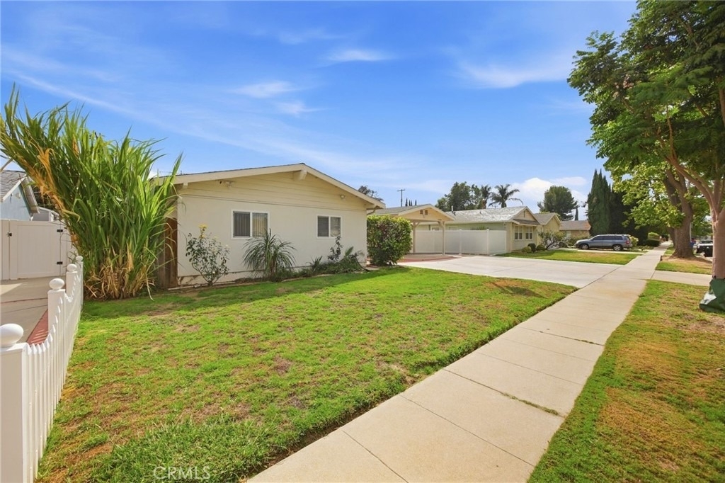 22248 Leadwell - Photo 4