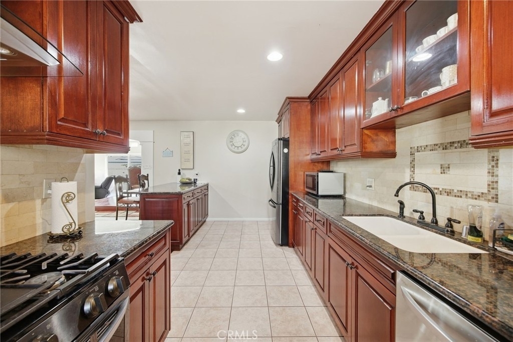 22248 Leadwell - Photo 21