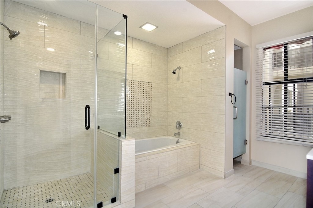 5236 Yarmouth Avenue - Photo 12