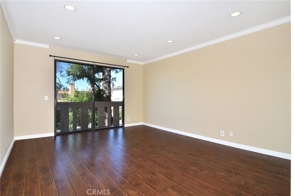 5236 Yarmouth Avenue - Photo 10