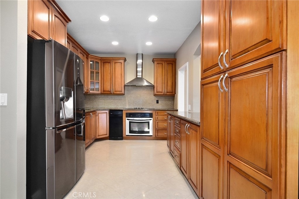 5236 Yarmouth Avenue - Photo 4