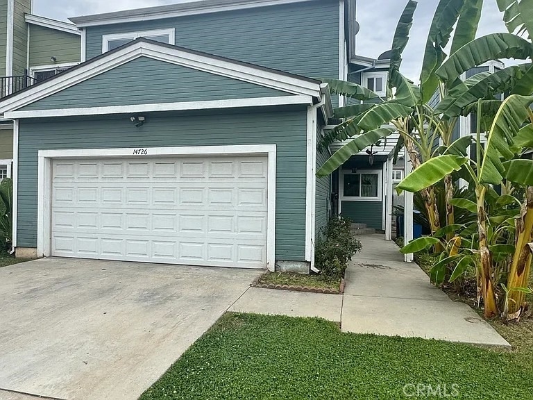14726 Tupper - Photo 0