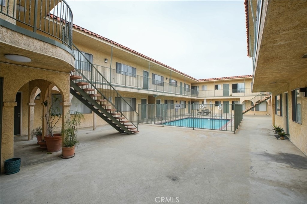4015 W 137th Street - Photo 3