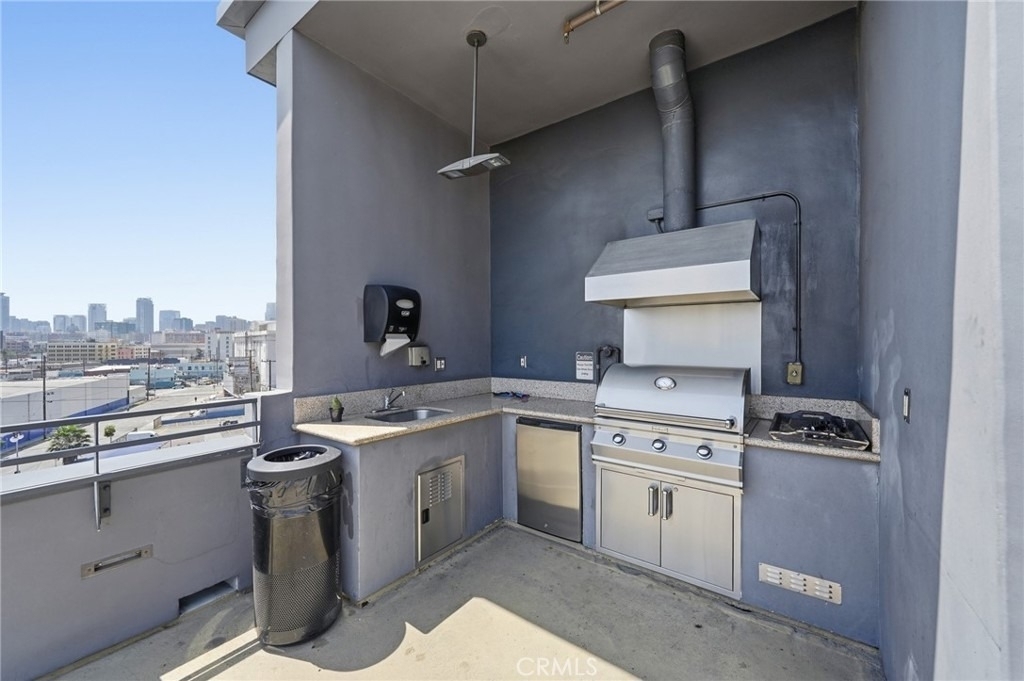 825 E 4th - Photo 7